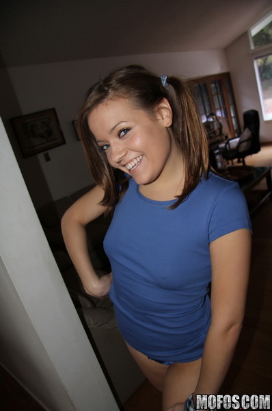 IKnowThatGirl.com - Ashlynn Leigh - A Surprise That Sucks! 